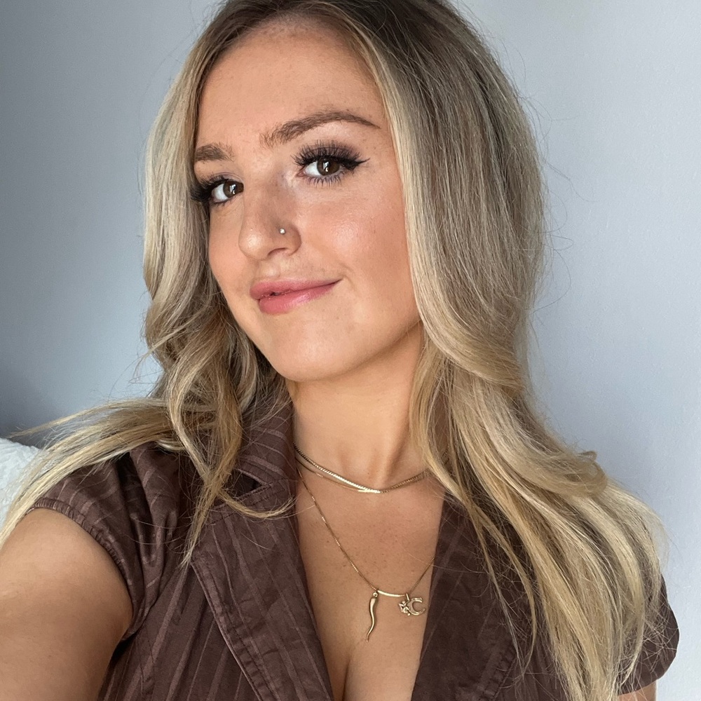 Meet your Posher, Carla